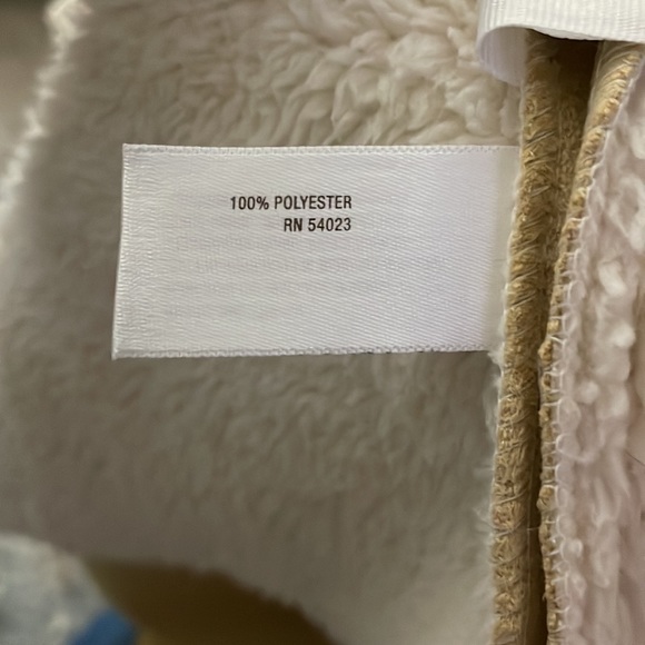 Toddler Old Navy faux Sherpa jacket. Size 3T - Picture 8 of 9